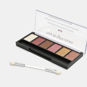 ✨Host Pick✨ Eyeshadow Palette with 6 shades.